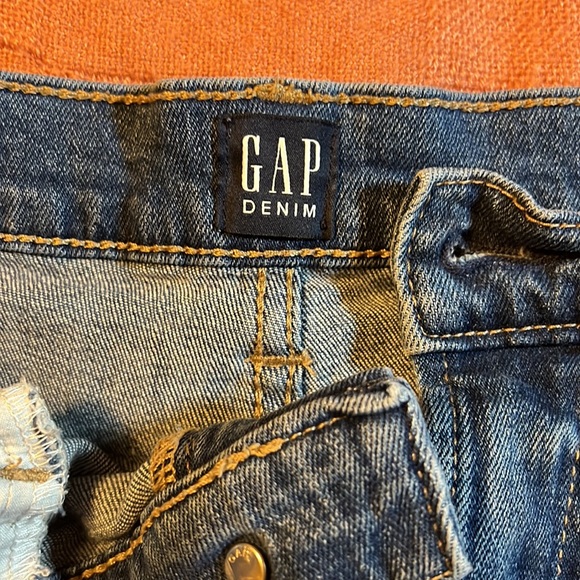 Gap distressed denim shorts - Picture 3 of 4